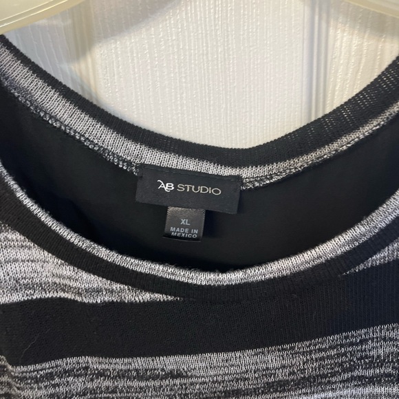 AB Studio - XL Striped Top. Black/Grey Like New - Picture 2 of 5